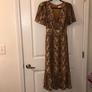 GILLI size L Snake Print Dress